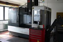 Arbeit an CNC-Bearbeitungszentrum