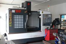 Arbeit an CNC-Bearbeitungszentrum